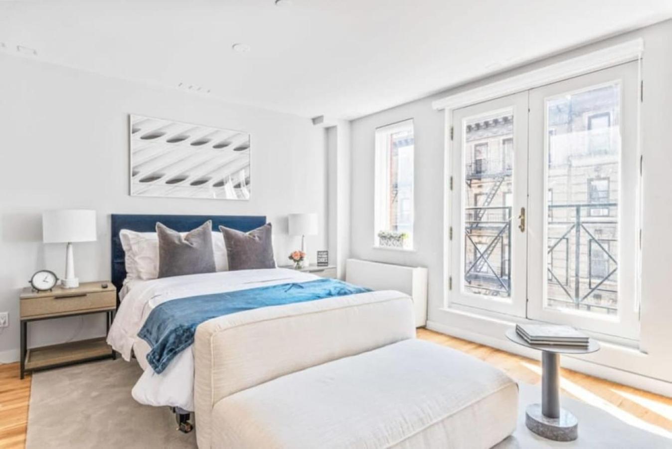 Luxe Studio With Charming Juliet Balcony Appartement New York Buitenkant foto